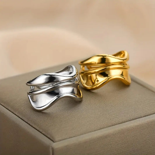 Trendy Wavey adjustable ring