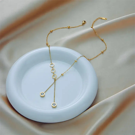 Elegant circle pendant necklace