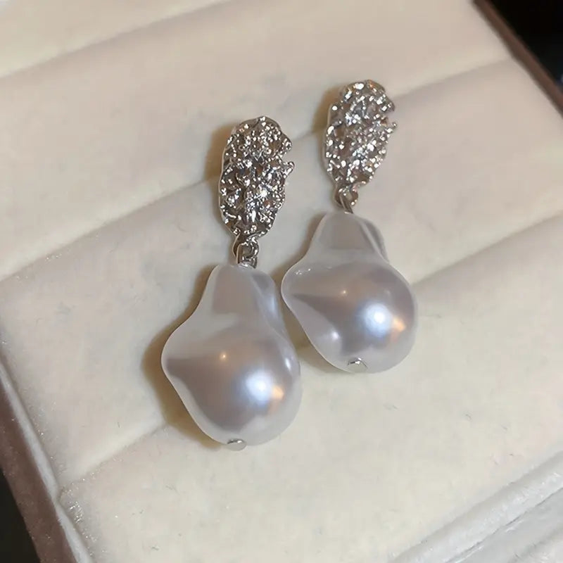 Elegant faux pearl earings