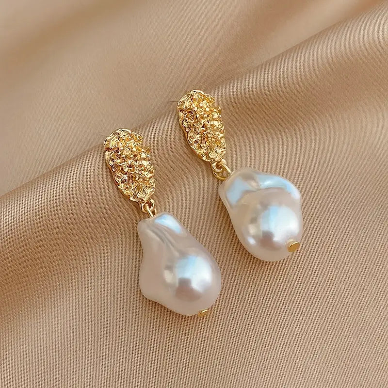 Elegant faux pearl earings